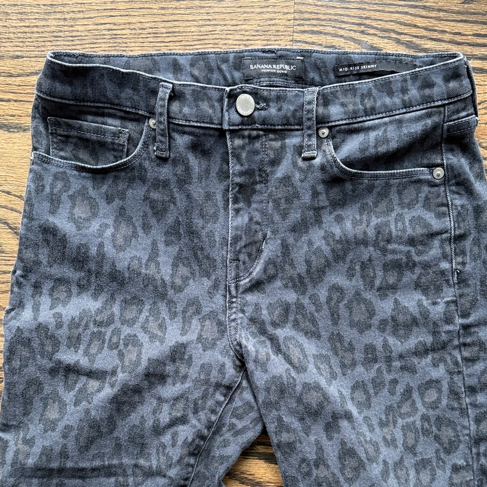Timeless Banana Republic Gray Leopard Print Women Jeans